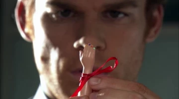 Кадры Декстер 1 сезон 2 эпизод